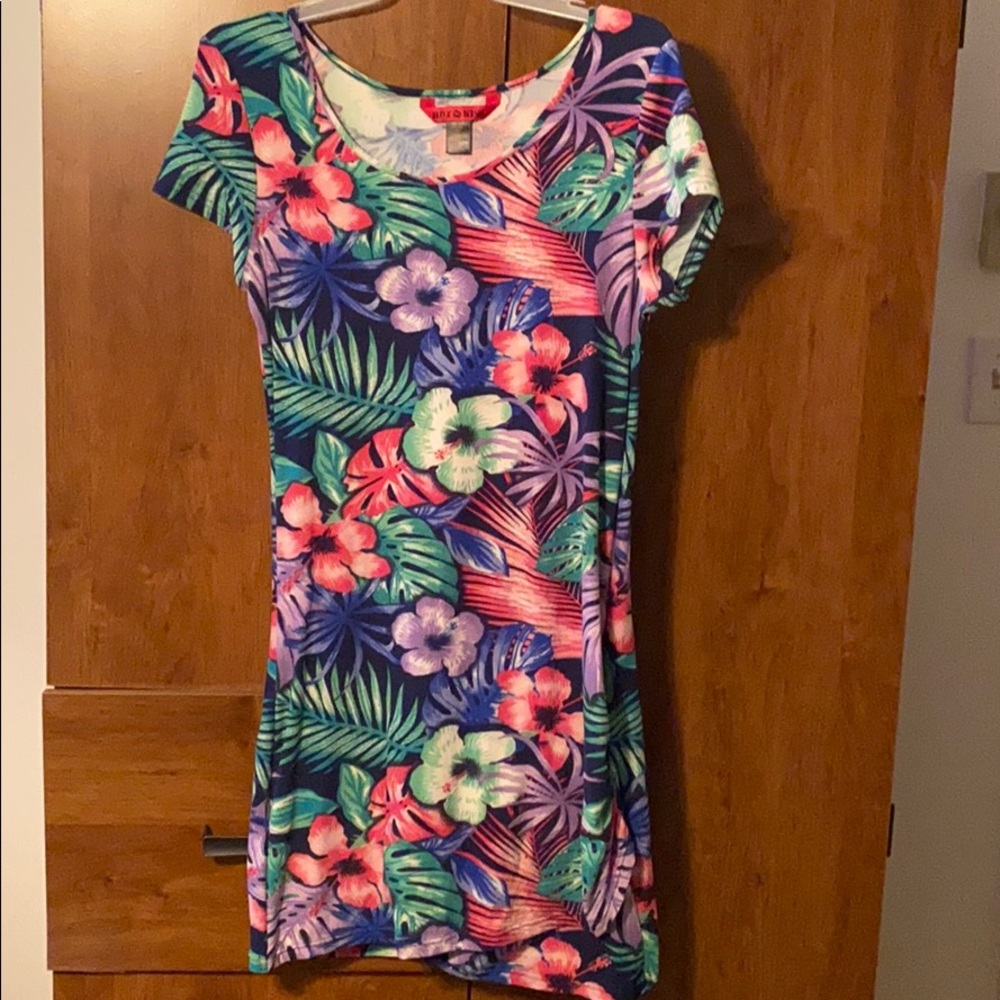 Floral short stretchy dress